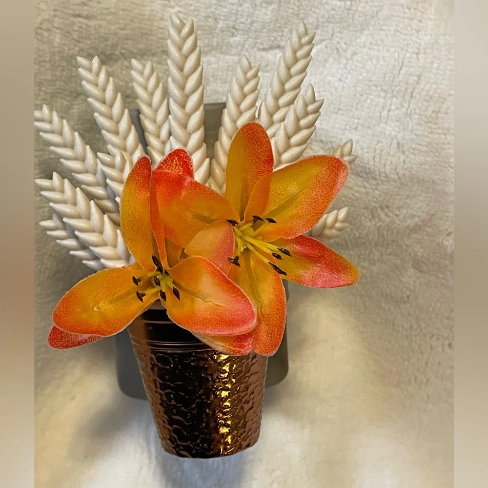 Yankee Candle® ScentPlug® Diffuser, Fall Flowers with Light